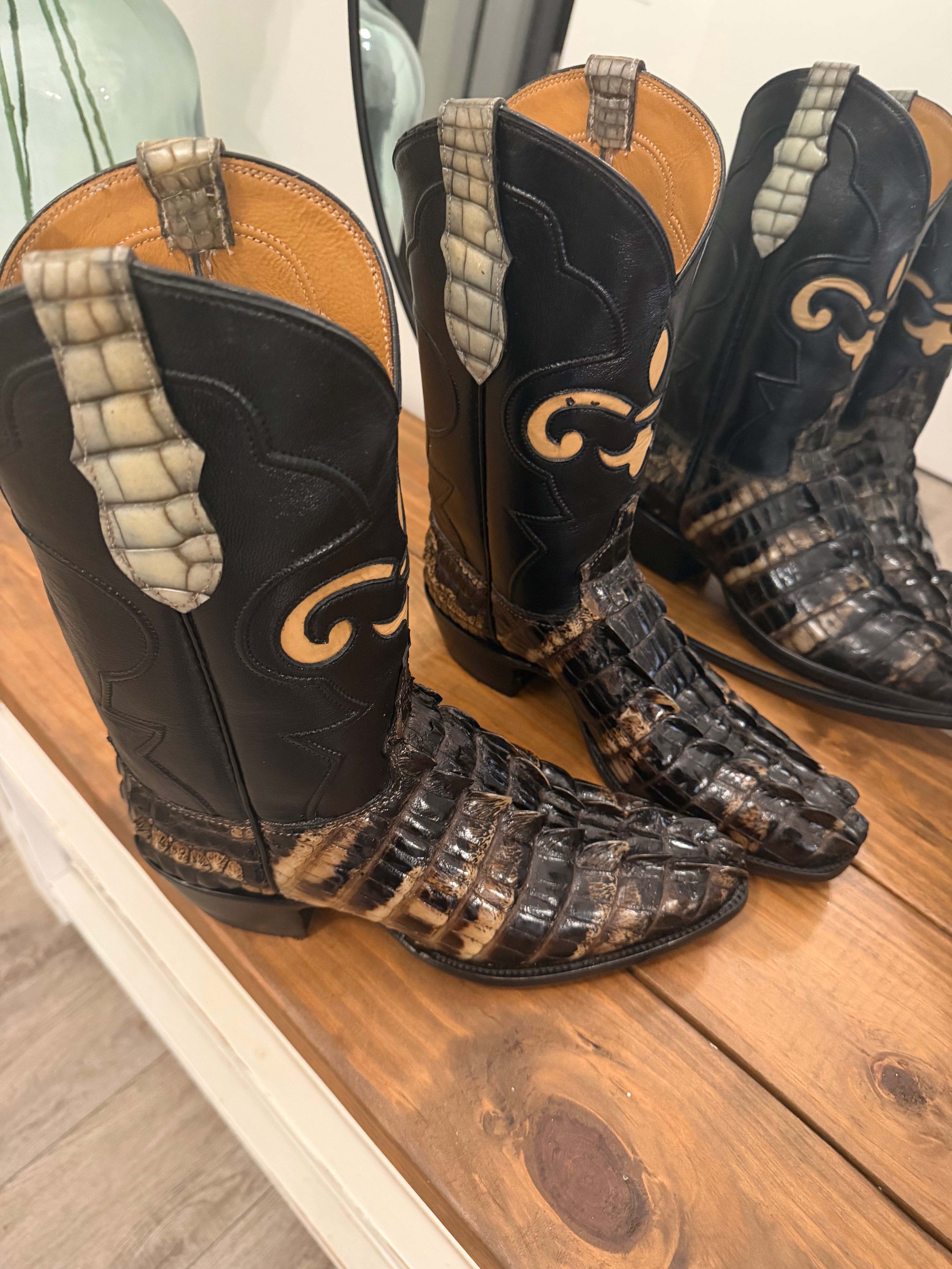 Hand made authentic natural Hornback alligator boots